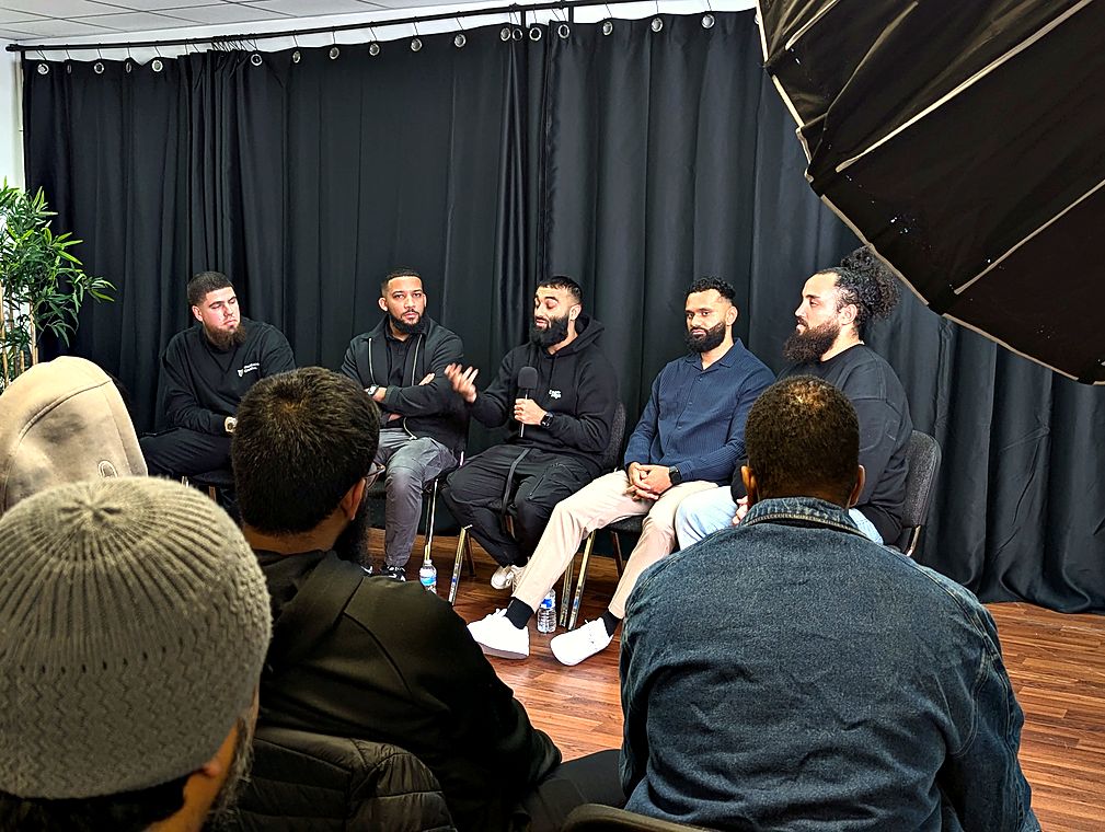 A panel at a 6Ten event